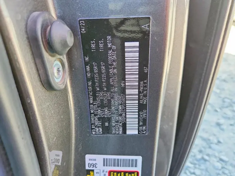 2023 TOYOTA SIENNA XLE  