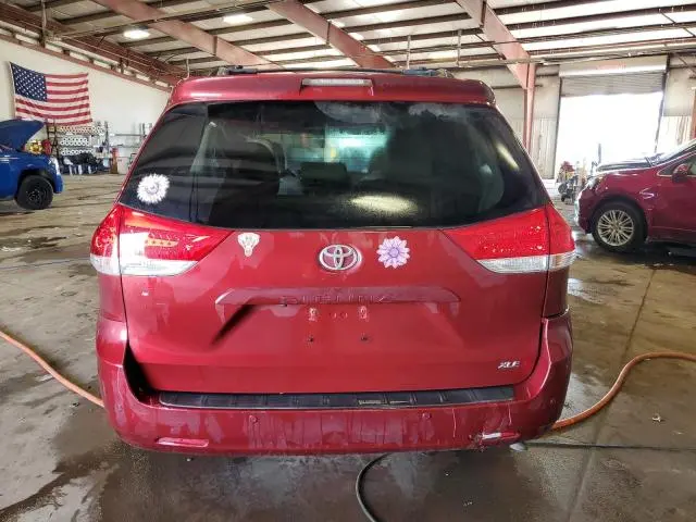 2012 TOYOTA SIENNA XLE  