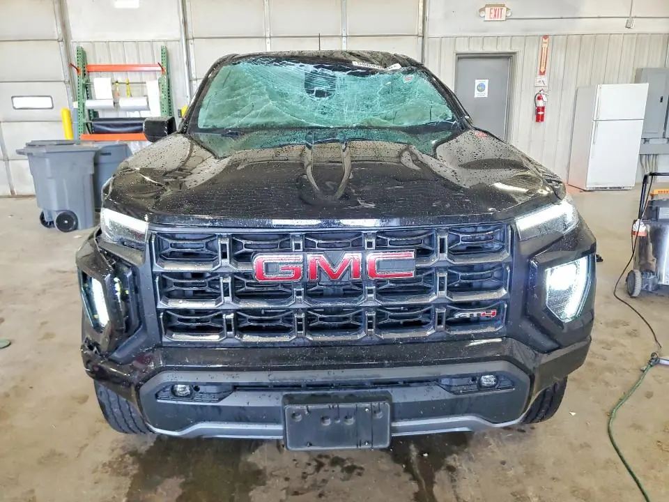 2023 GMC CANYON AT4  