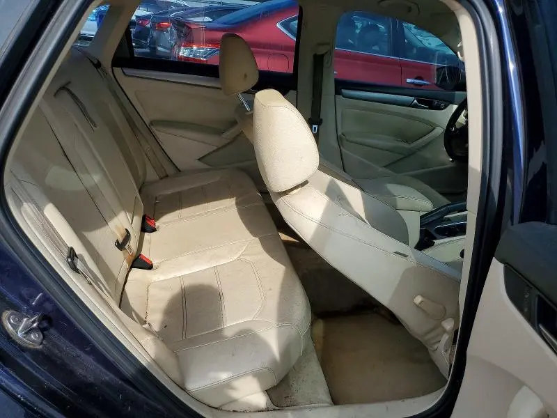 2014 VOLKSWAGEN PASSAT SE  