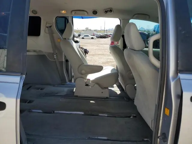 2012 TOYOTA SIENNA   