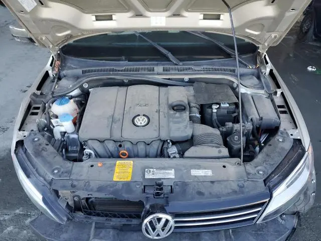 2013 VOLKSWAGEN JETTA SE  
