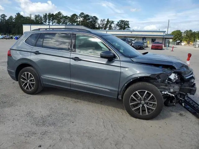 2021 VOLKSWAGEN TIGUAN SE  