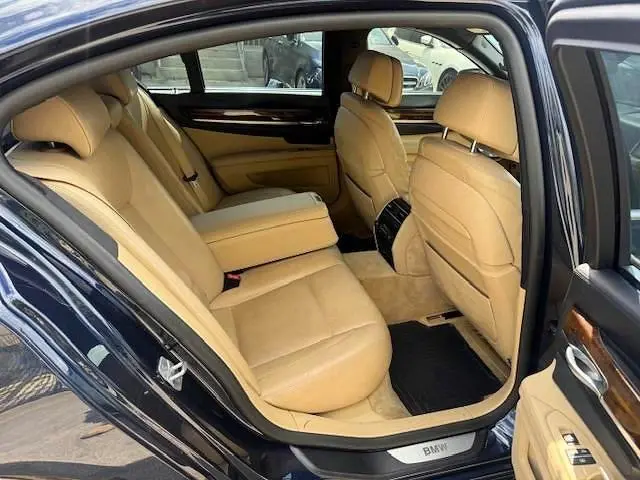 2015 BMW 750 XI  