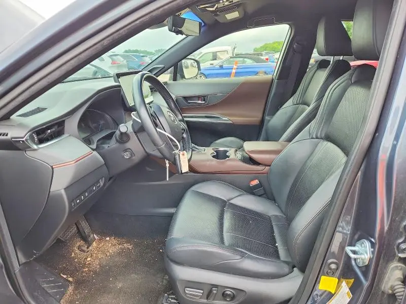 2021 TOYOTA VENZA LIMITED  