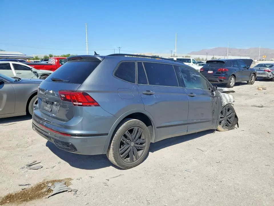 2022 VOLKSWAGEN TIGUAN SE R-LINE BLACK  