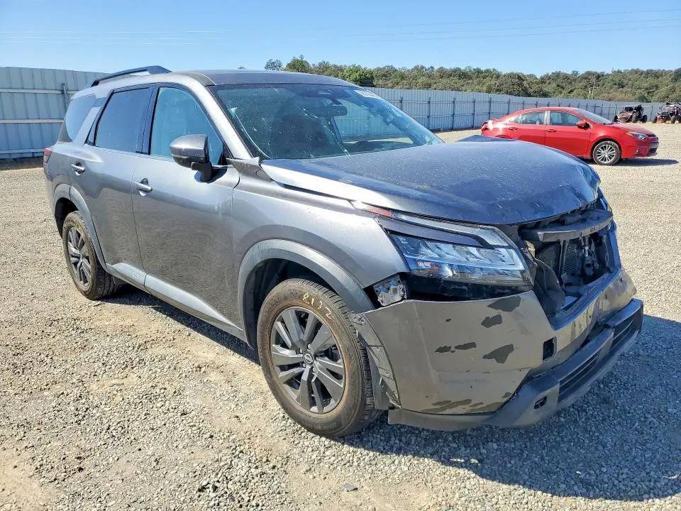 2022 NISSAN PATHFINDER SV  