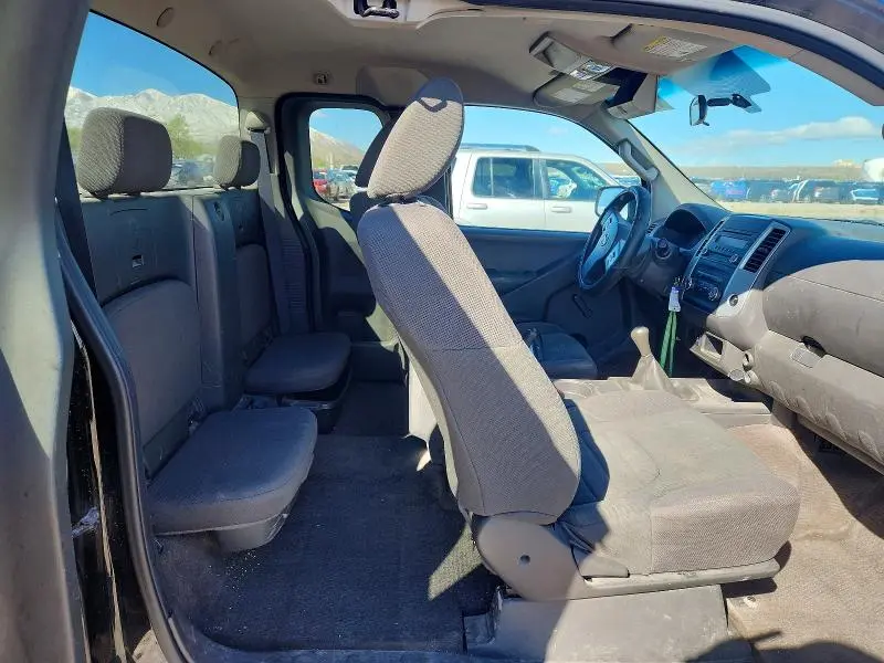 2015 NISSAN FRONTIER S  
