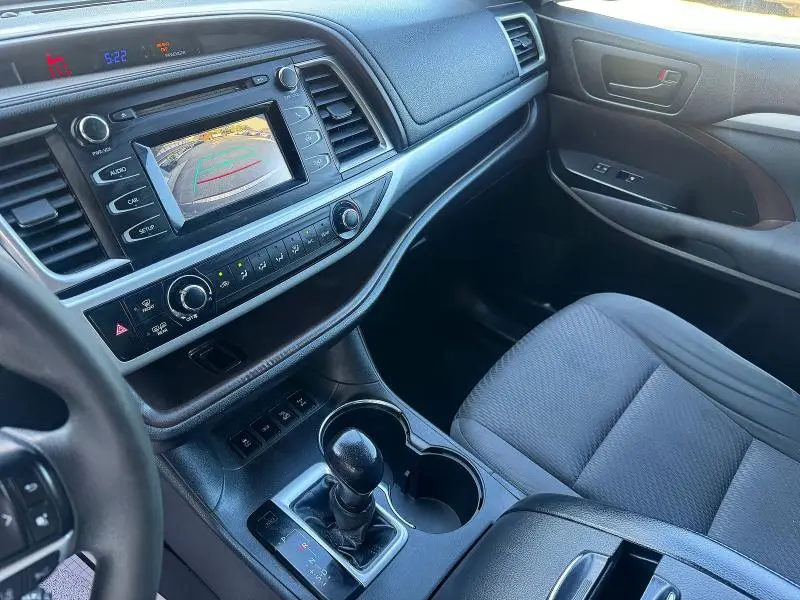 2018 TOYOTA HIGHLANDER LE  