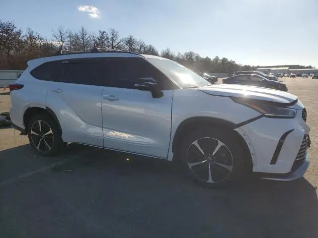 2022 TOYOTA HIGHLANDER XSE  