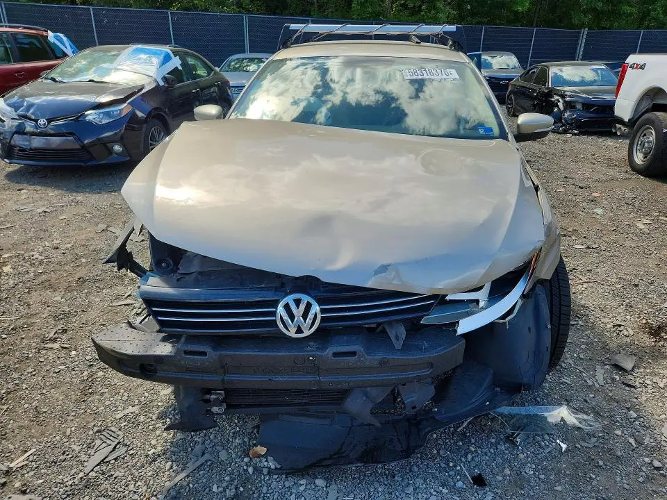 2013 VOLKSWAGEN JETTA SE  