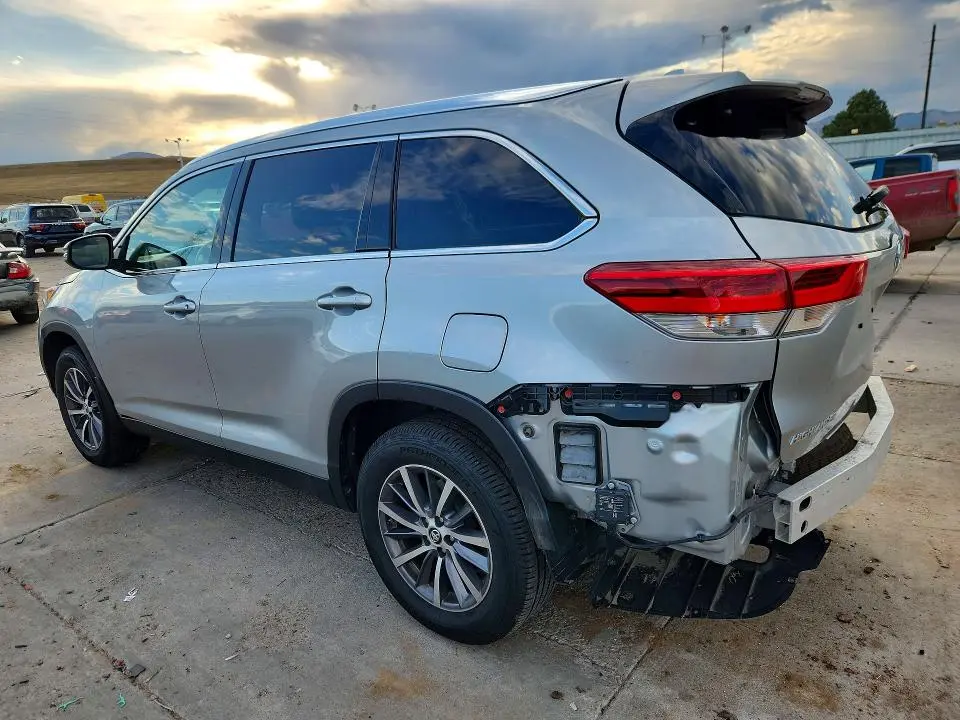 2019 TOYOTA HIGHLANDER XLE  
