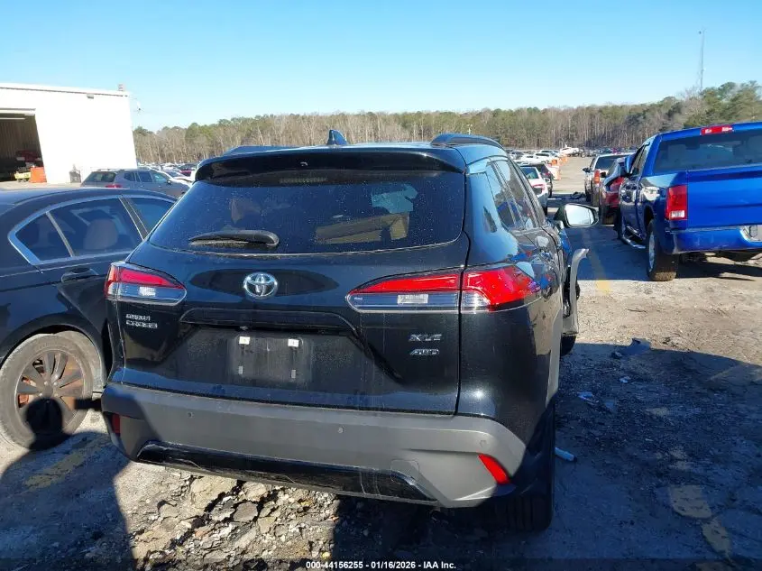 2024 TOYOTA COROLLA CROSS XLE