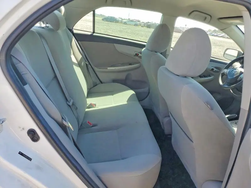 2011 TOYOTA COROLLA LE  