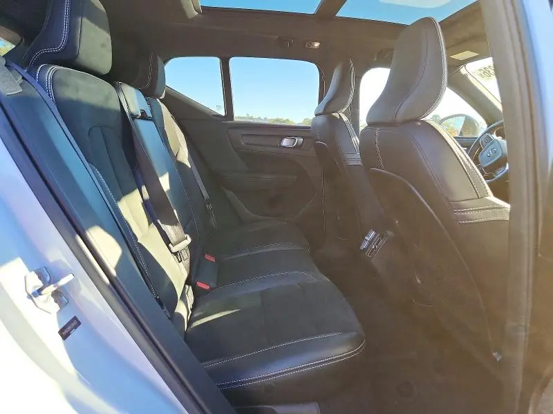 2019 VOLVO XC40 T5 R-DESIGN  