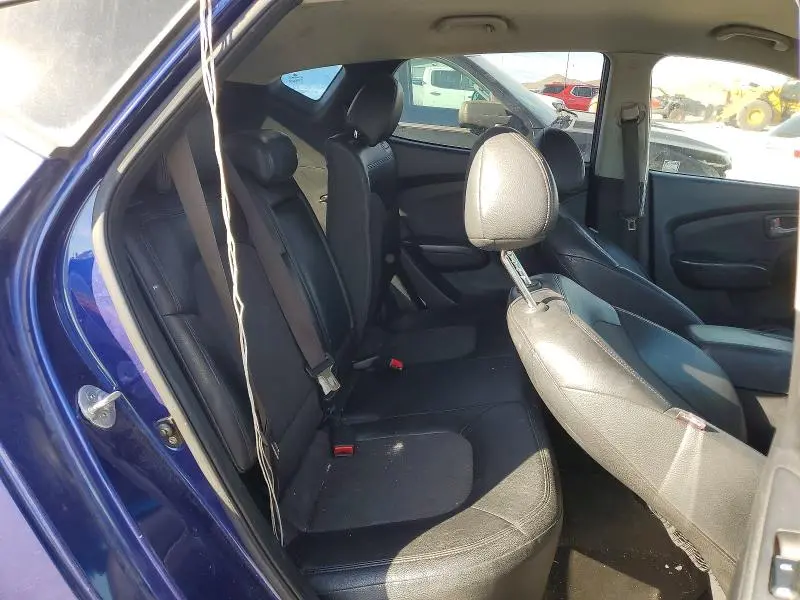 2011 HYUNDAI TUCSON GLS  