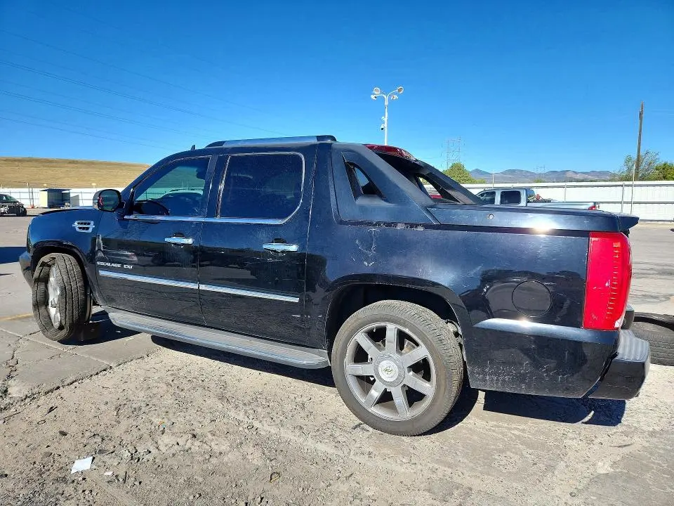 2010 CADILLAC ESCALADE EXT LUXURY  