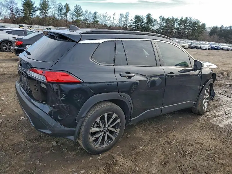 2022 TOYOTA COROLLA CROSS XLE  