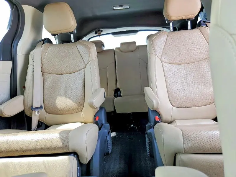 2023 TOYOTA SIENNA LIMITED 7-PASSENGER  