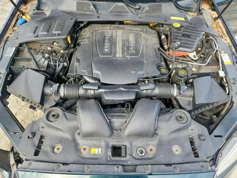 2011 JAGUAR XJ   