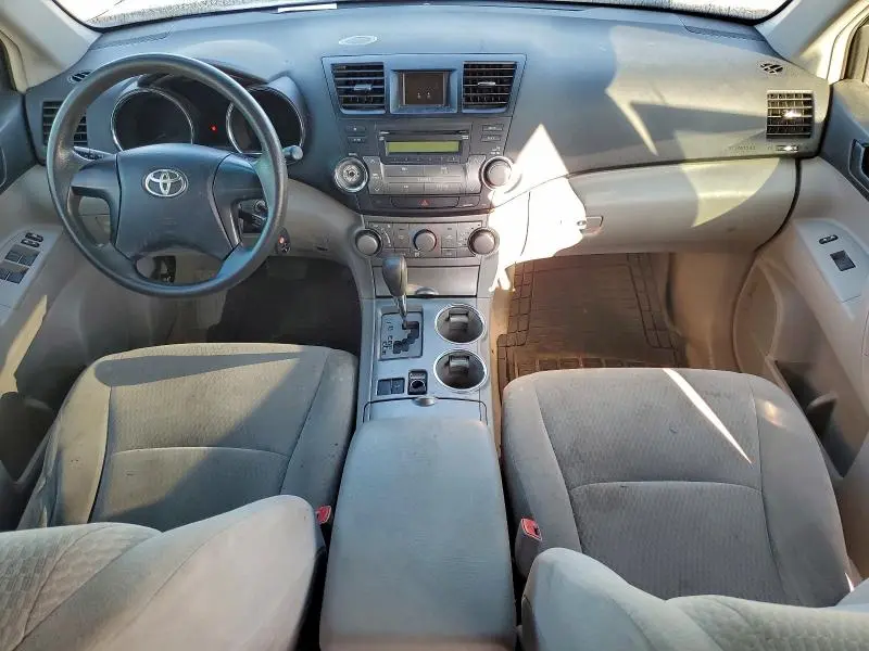 2010 TOYOTA HIGHLANDER   