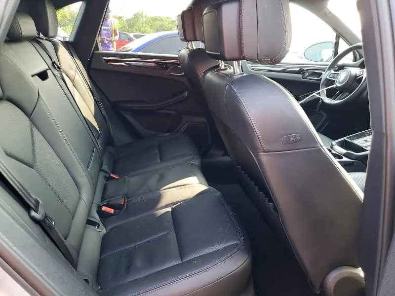 2023 PORSCHE MACAN BASE  