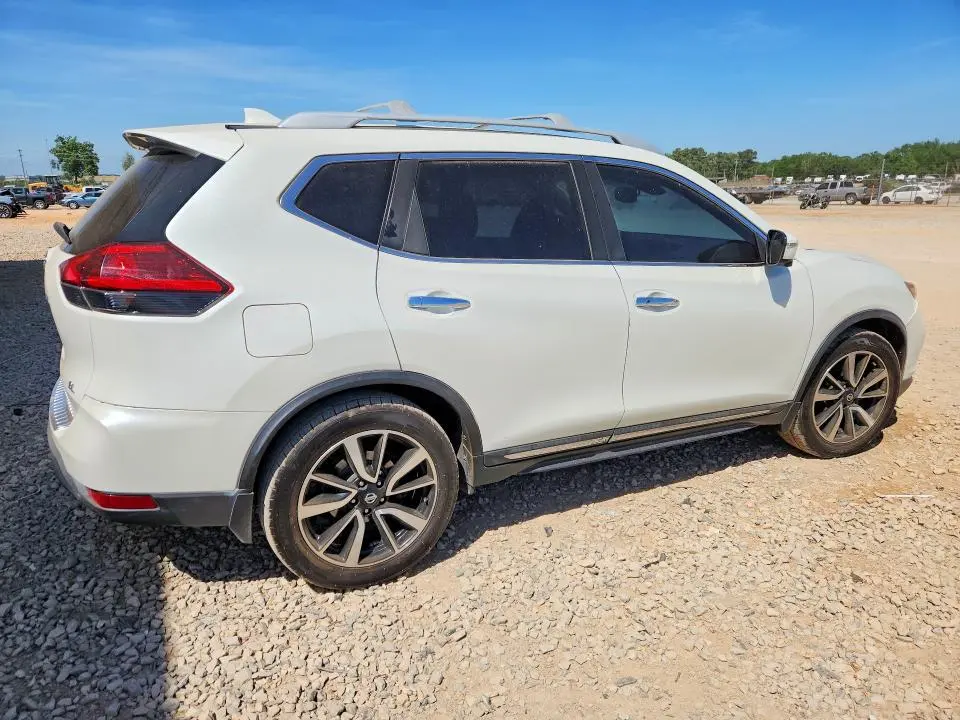2017 NISSAN ROGUE SL  