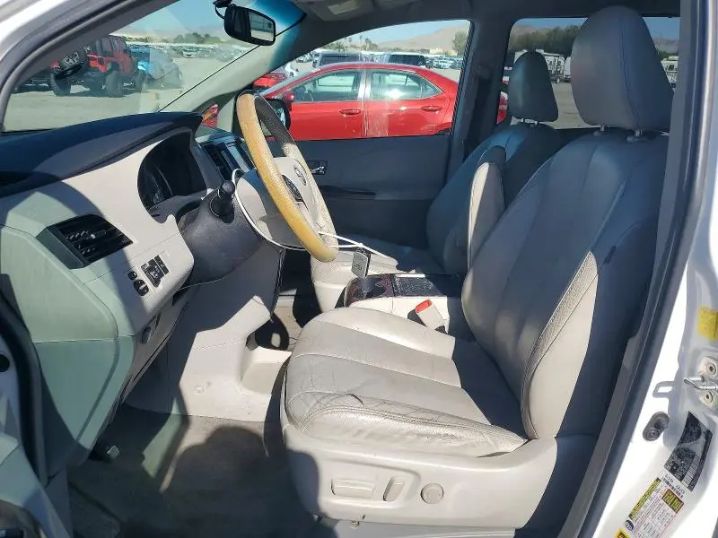 2011 TOYOTA SIENNA XLE 8-PASSENGER  