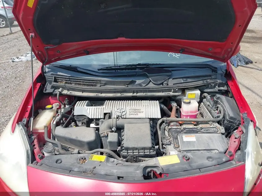 2013 TOYOTA PRIUS THREE