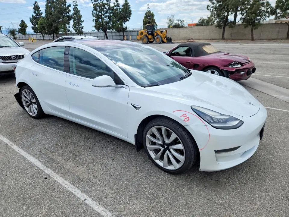2018 TESLA MODEL 3   