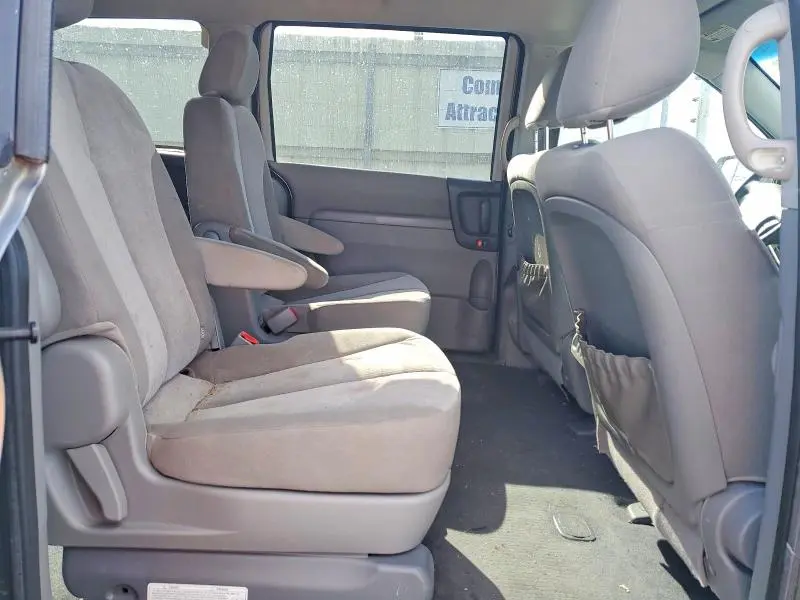 2012 KIA SEDONA LX  