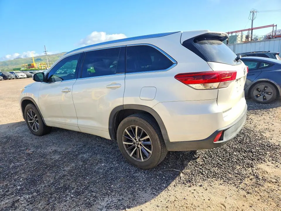 2017 TOYOTA HIGHLANDER XLE  