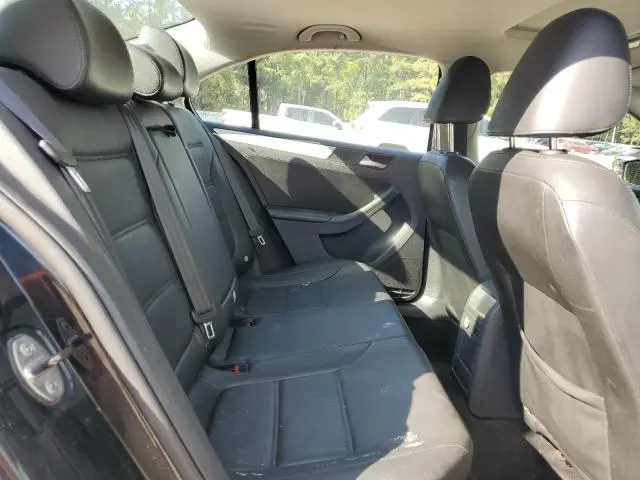 2013 VOLKSWAGEN JETTA SE  