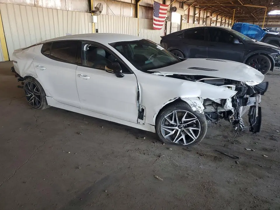 2022 KIA STINGER GT-LINE  