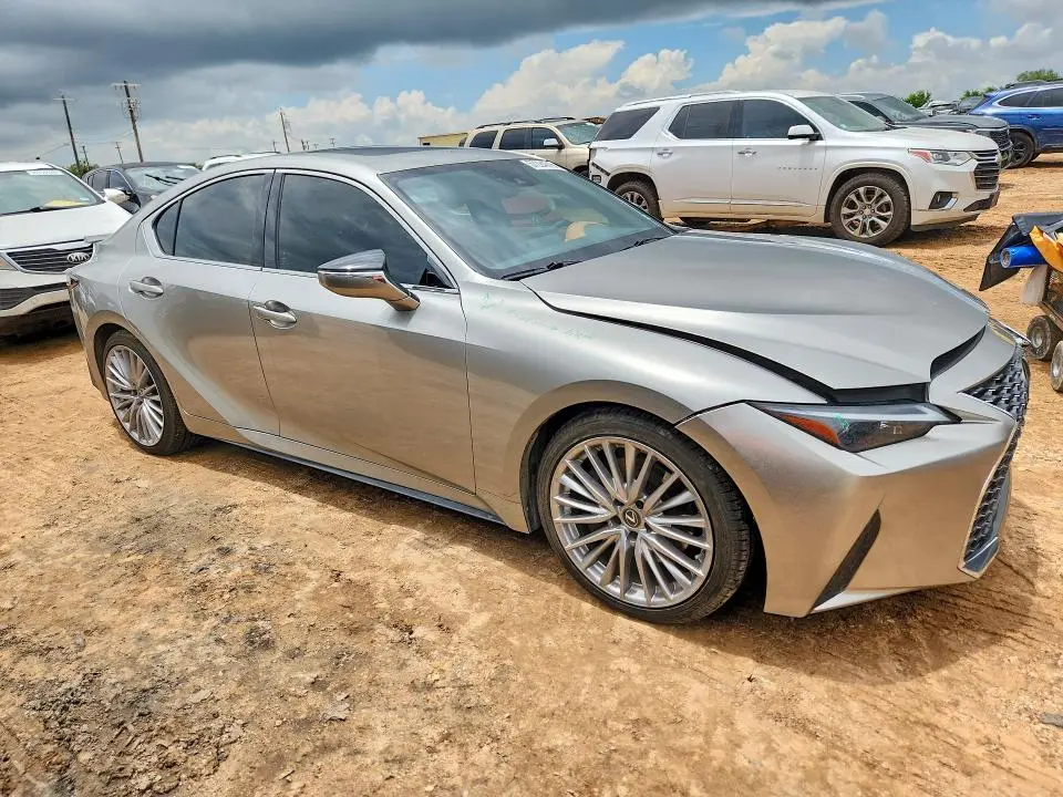 2022 LEXUS IS 300  