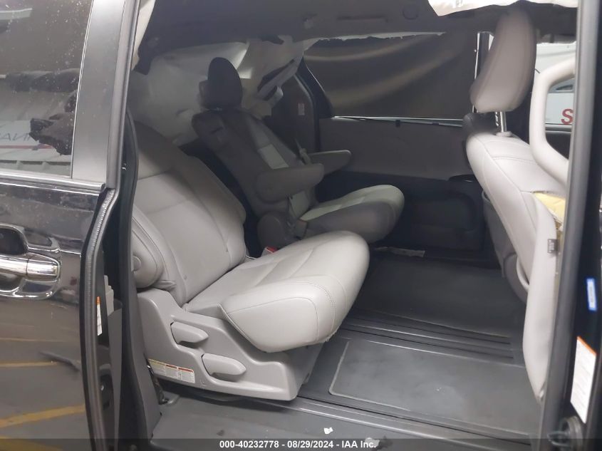 2019 TOYOTA SIENNA XLE 8 PASSENGER