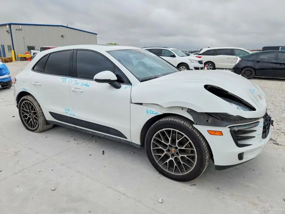 2018 PORSCHE MACAN   