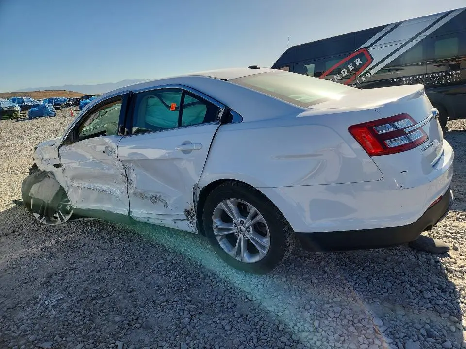 2016 FORD TAURUS SE  