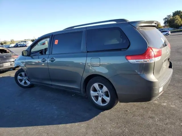 2013 TOYOTA SIENNA LE  