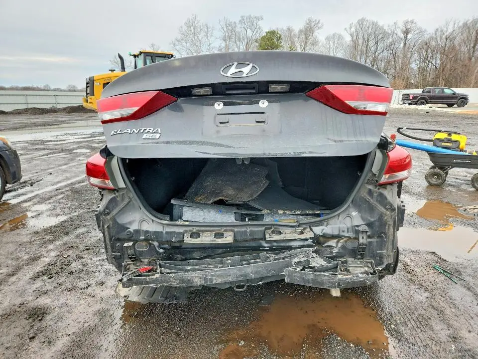 2017 HYUNDAI ELANTRA SE  