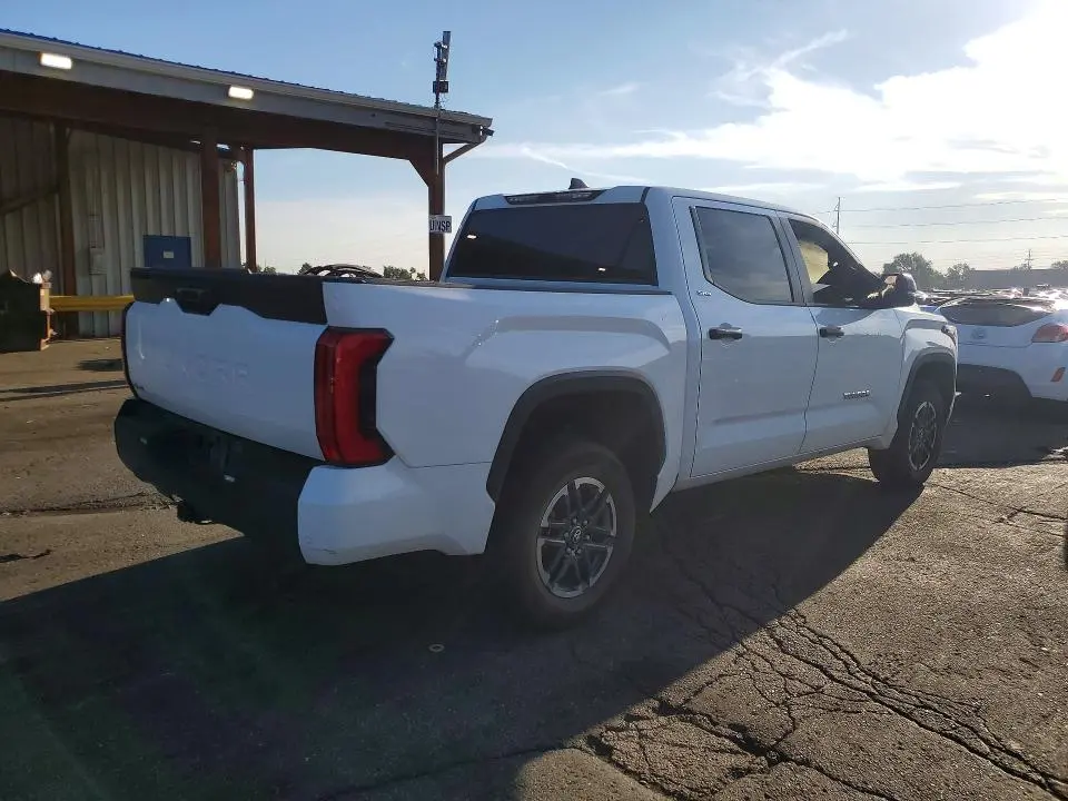 2025 TOYOTA TUNDRA SR5  