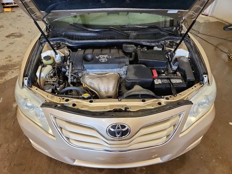 2010 TOYOTA CAMRY LE  