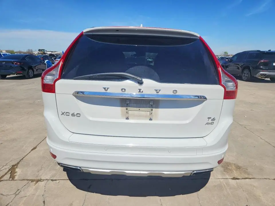 2015 VOLVO XC60 T6 PREMIER  