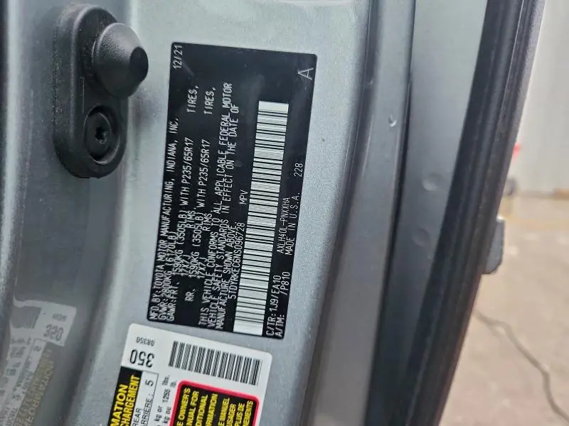 2022 TOYOTA SIENNA XLE  