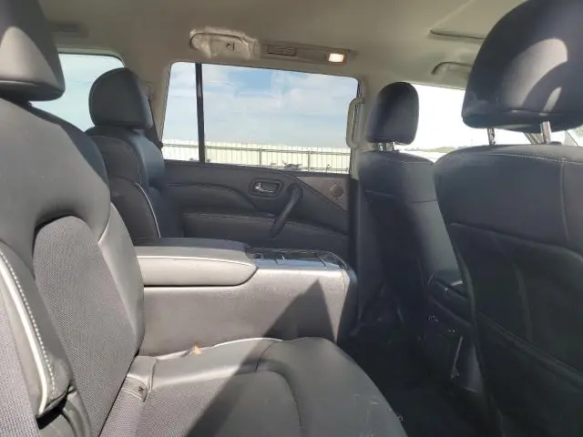 2023 INFINITI QX80 LUXE  