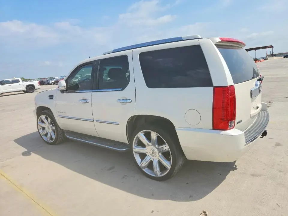 2011 CADILLAC ESCALADE LUXURY  