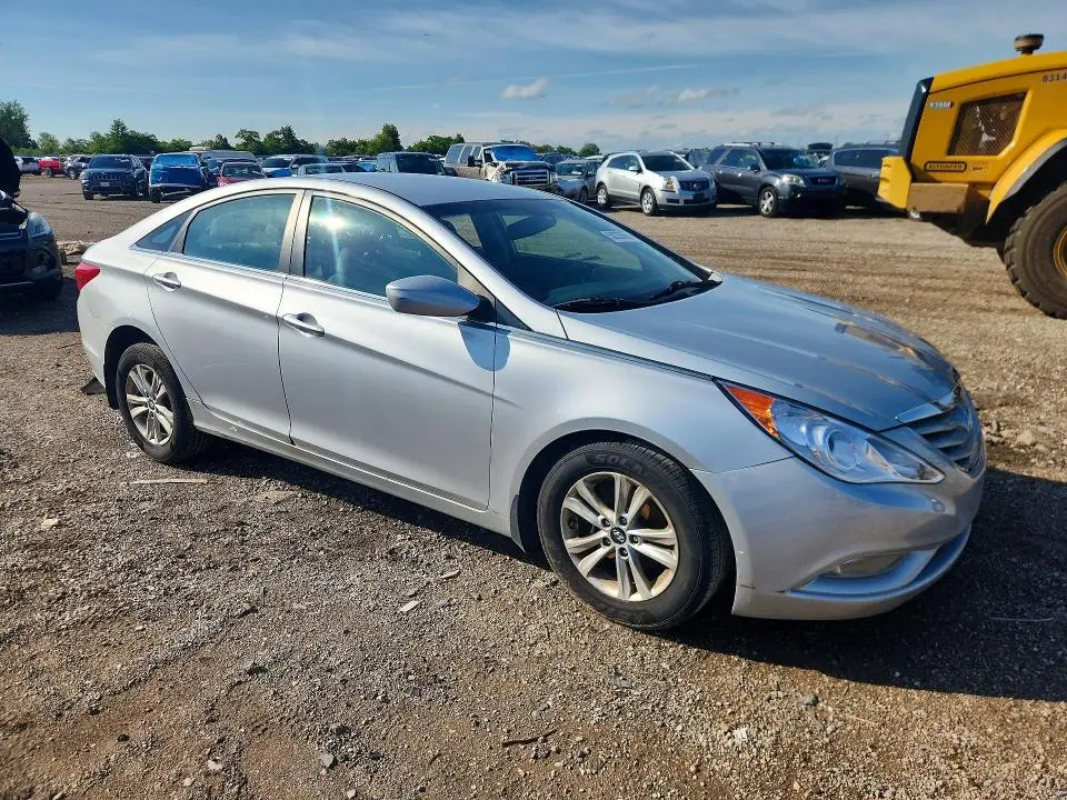 2013 HYUNDAI SONATA GLS  