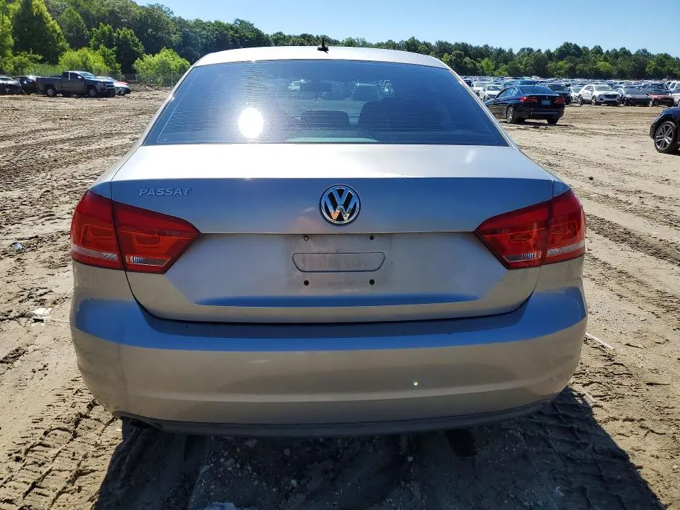 2012 VOLKSWAGEN PASSAT S  
