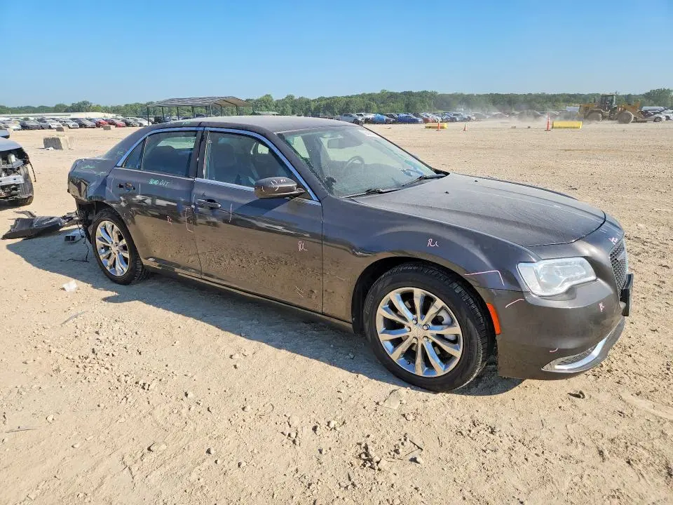 2017 CHRYSLER 300 LIMITED  