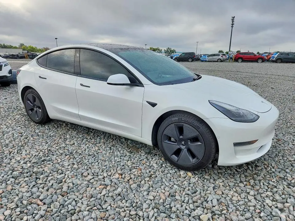 2021 TESLA MODEL 3   
